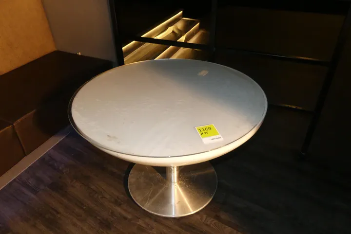 Tisch, rund Maße in cm ca. ø85 cm Durchmesser